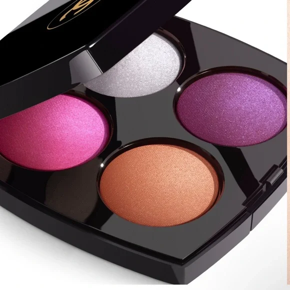 Host Pick💜🩷Chanel Enchanted Night Palette - Picture 3 of 6